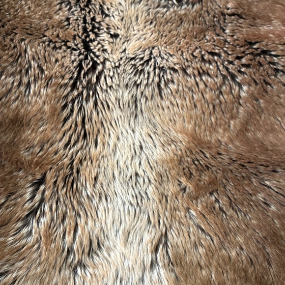 Pottery Barn Brown Ombré Faux Fur 50x60 Throw - Picture 3 of 5
